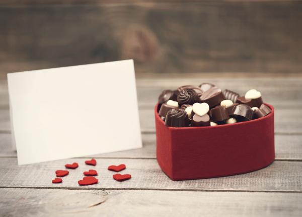 bomboanele pline de e uri