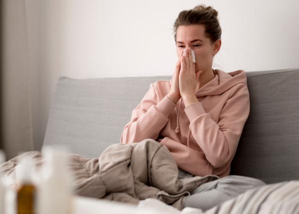 rinoreea cauze simptome si tratament