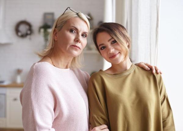 sotia oglinda soacrei cum provoaca baia scandalul in cuplu