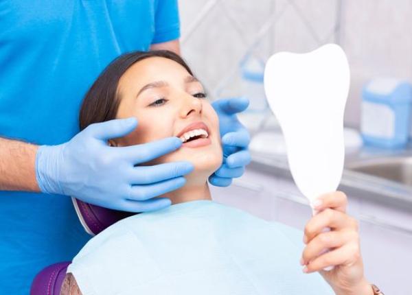 fatetele dentare o modalitate de imbunatatire a danturii fatetele dentare o modalitate de imbunatatire a danturii