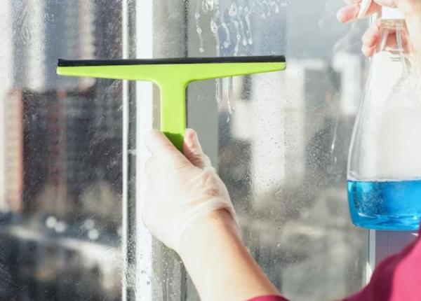 curata ramele ingalbenite ale ferestrelor cu aceasta pasta