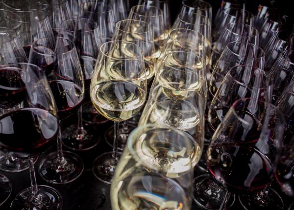 ce se intampla daca bei 44 de pahare de vin conform traditiei ce se intampla daca bei 44 de pahare de vin conform traditiei