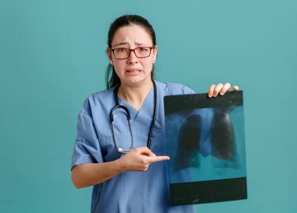 sarcoidoza simptome similare altor boli afecteaza tinerele