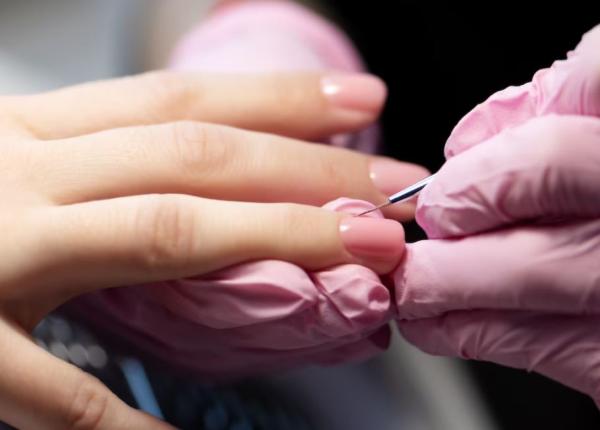 restabileste ti unghiile dupa manichiura cu gel