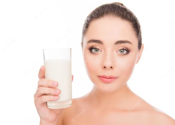 mastile cu lapte sunt ideale pentru ten