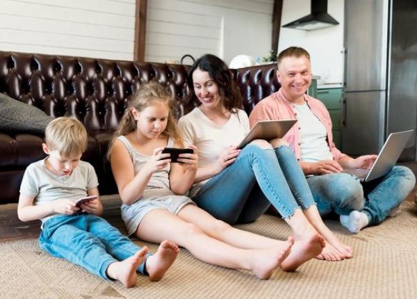 intarzierea de limbaj si autismul virtual printre efectele nocive ale ecranelor radu leca