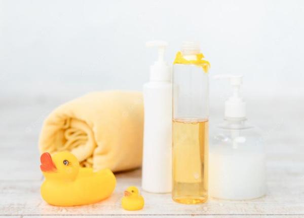 uleiul pentru bebelusi este bun pentru curatarea casei