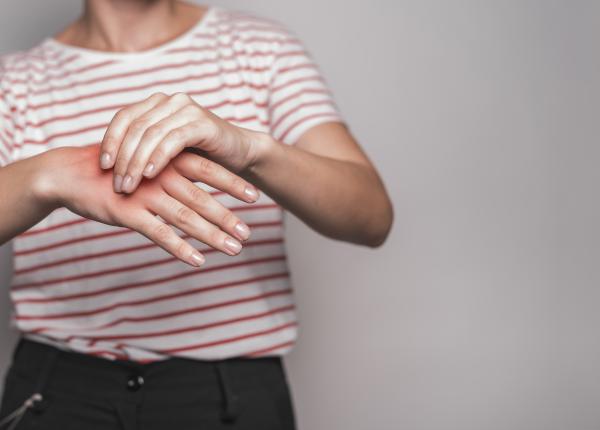 sindromul de tunel carpian asociat cu migrenele cauze simptome si tratament