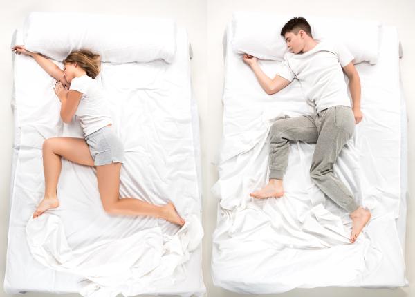 ce se intampla daca dormi pe burta pozitie somn pe burta pe spate cea mai buna perna saltea nazer dureri coloana cervicala