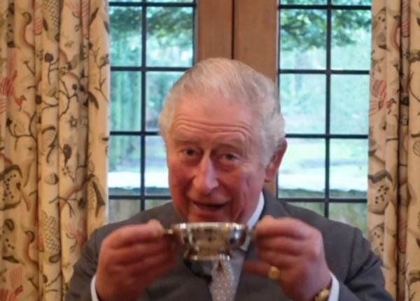 regele charles a dezvaluit felul in care isi bea ceaiul