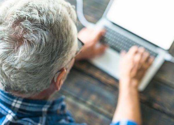 navigatul pe internet benefic pentru prevenirea dementei