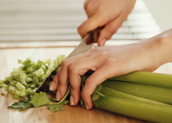 radacina de telina beneficii sa o consumi cruda