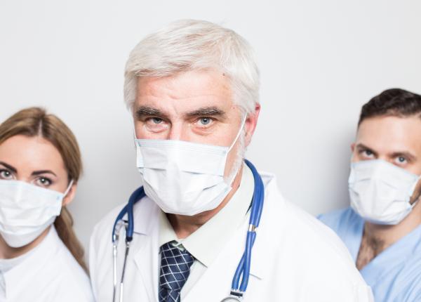 drama medicului de familie sandra alexiu semnal de alarma ma sperie stim cu totii ce va urma sunt 18 medici sub 30 de ani probabil si medicul vostru are par alb