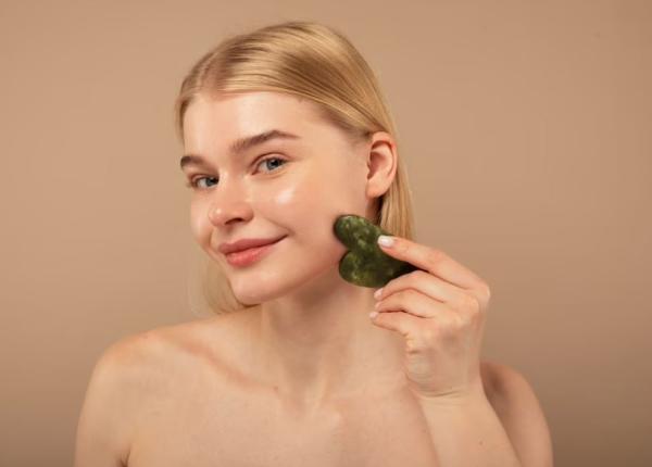 gua sha tehnica de masaj facial care cucereste tot mai multe femei