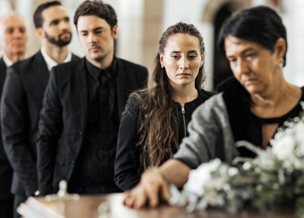 angajatii pompelor funebre cei mai nefericiti oameni