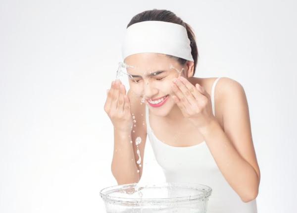 apa micelara produsul minune potrivit pentru toate femeile