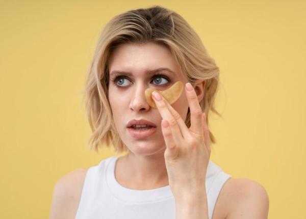 pielea din jurul ochilor cea mai sensibila si delicata