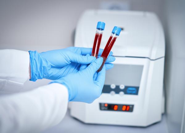 testul de sange care poate depista 50 de tipuri de cancer 85prc din pacienti testati pozitiv depisteaza multe tipuri de cancer in stadiu incipient ajutam la salvarea a mii de vieti