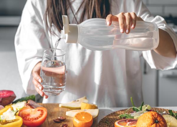 apa bauta in timpul mesei beneficii multiple mihaela bilic