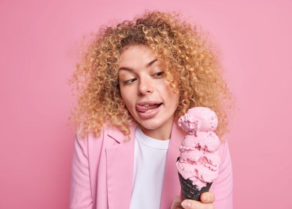 de ce ne ingheata creierul cand mancam inghetata