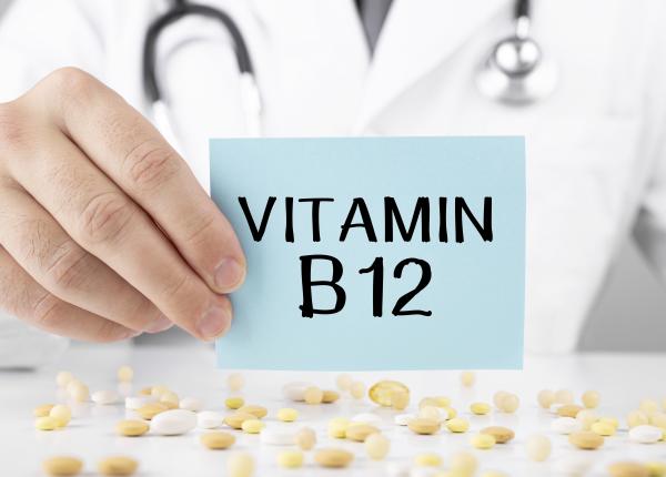 deficitul de vitamina b12 cauze si simptome o boala autoimuna si anumite medicamente