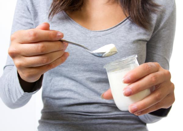 cum ne poate ajuta iaurtul sa dormim mai bine si sa avem un ten luminos