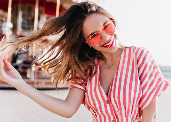 9 sfaturi pentru oprirea caderii parului pe timpul verii