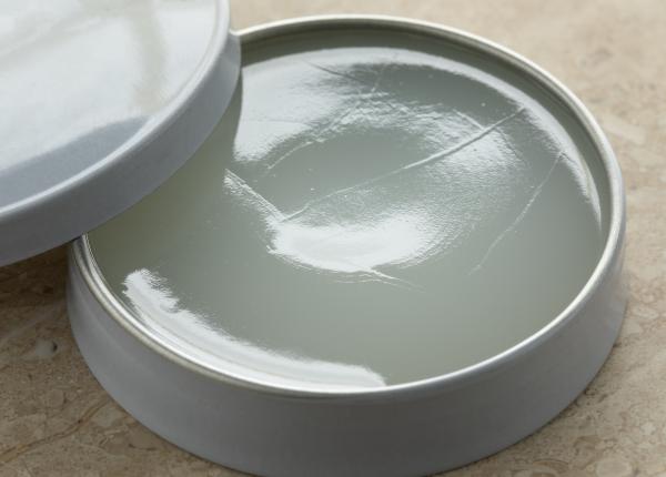 vaselina secretul suprem pentru o piele hidratata si sanatoasa