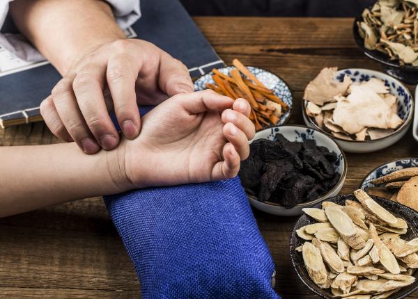 terapia holistica reiki homeopatia medicina ayurvedica