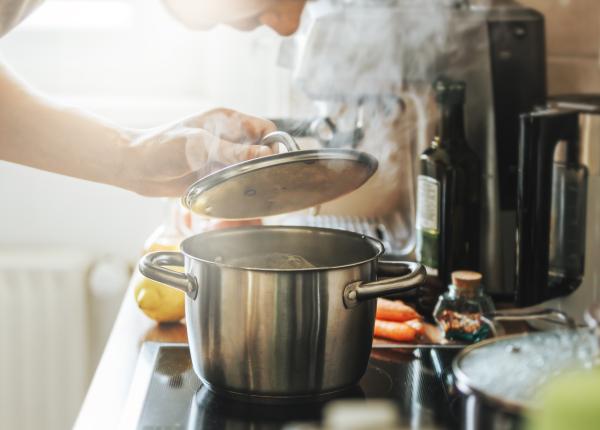 de ce sa nu pui oala de ciorba fierbinte in frigider