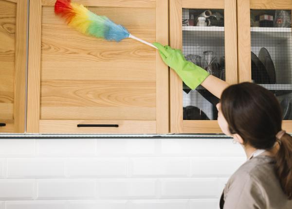 ce se intampla cand stergi praful