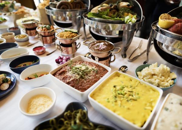 cum trebuie sa mananci la all inclusive