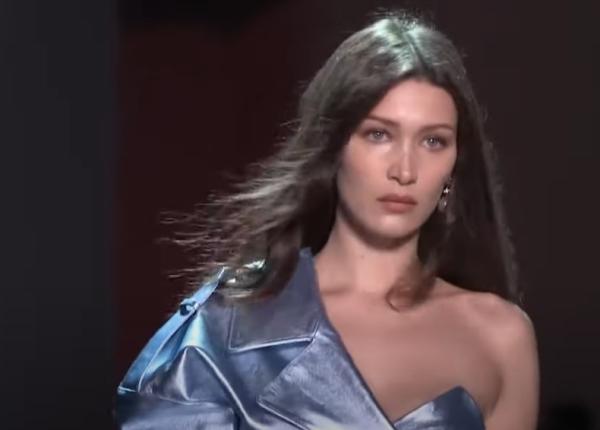 bella hadid celebrul fotomodel afectata de capuse