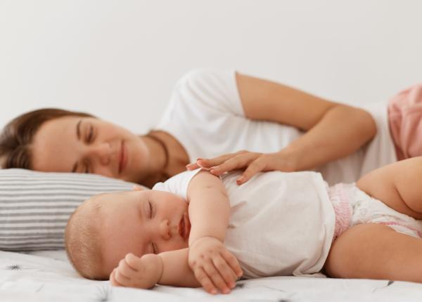 cum iti antrenezi copilul sa doarma intreaga noapte