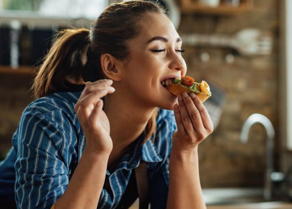 dietetician mananca intre mese vinovatie foame proteine