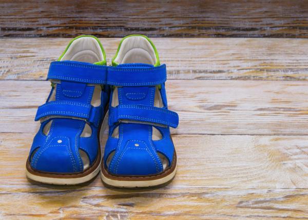 beneficiile incaltamintei ortopedice in corectarea problemelor de mers la copii