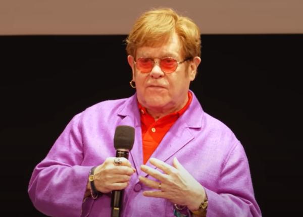 elton john spitalizat din cauza unei accidentari casnice elton john spitalizat din cauza unei accidentari casnice