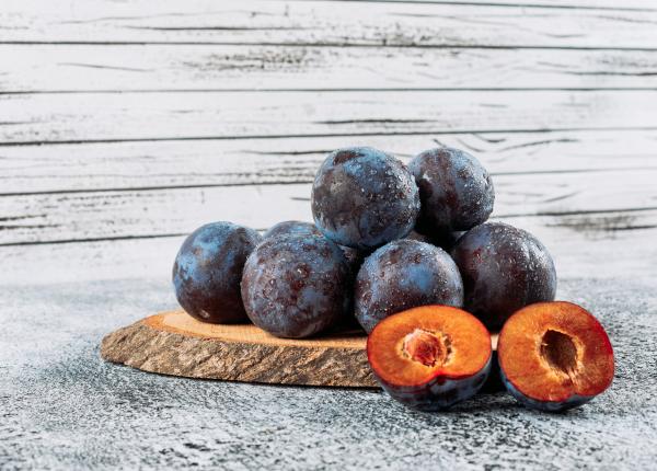 nu mai arunca samburii prunelor