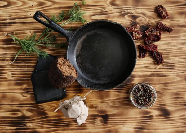 tigaile de fonta mai sanatoase decat cele de teflon