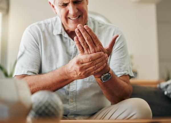 artrita reumatoida cauze simptome tratament