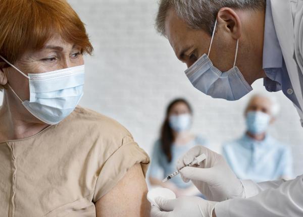 farmacistii pregatiti sa vaccineze catalina pintea adrfr farmacistii pregatiti sa vaccineze catalina pintea adrfr
