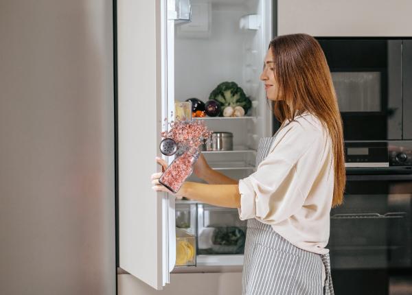 adauga sare in frigider