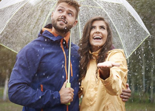 daca stai in ploaie nu racesti