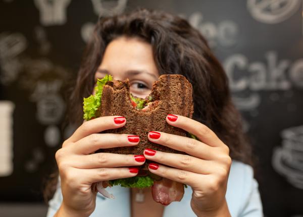 ce se intampla daca mananci acelasi fel de mancare zilnic