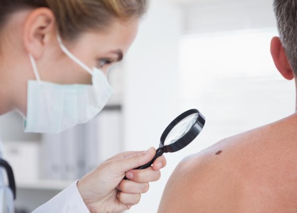 o pata roz pe piele semn al cancerului o pata roz pe piele semn al cancerului