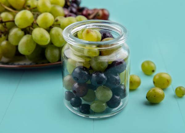 de ce sa pui fructele proaspete in borcan