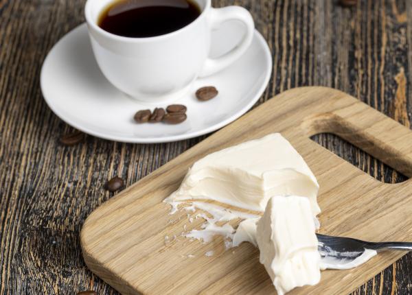 de ce sa adaugi unt in cafea