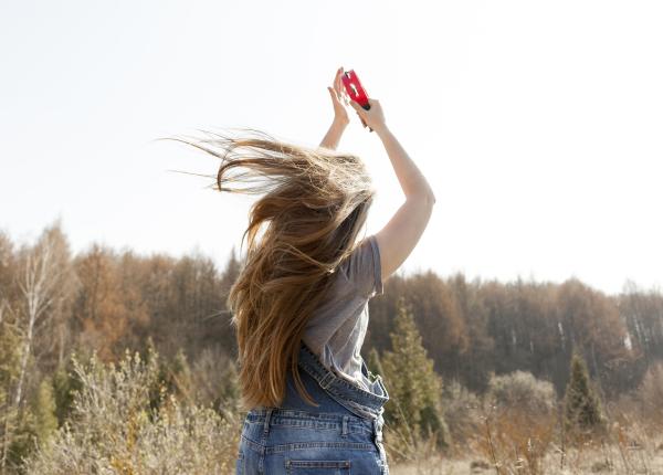 cum sa iti protejezi parul de vantul puternic din aceasta perioada