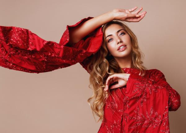 ce simbolizeaza culoarea rosie ce se intampla atunci cand porti rosu