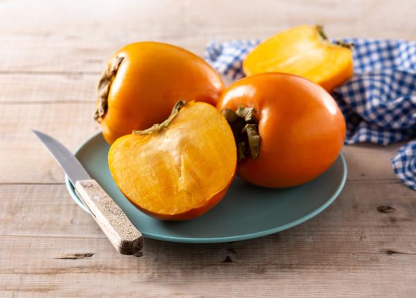 kaki un fruct exotic plin de nutrienti